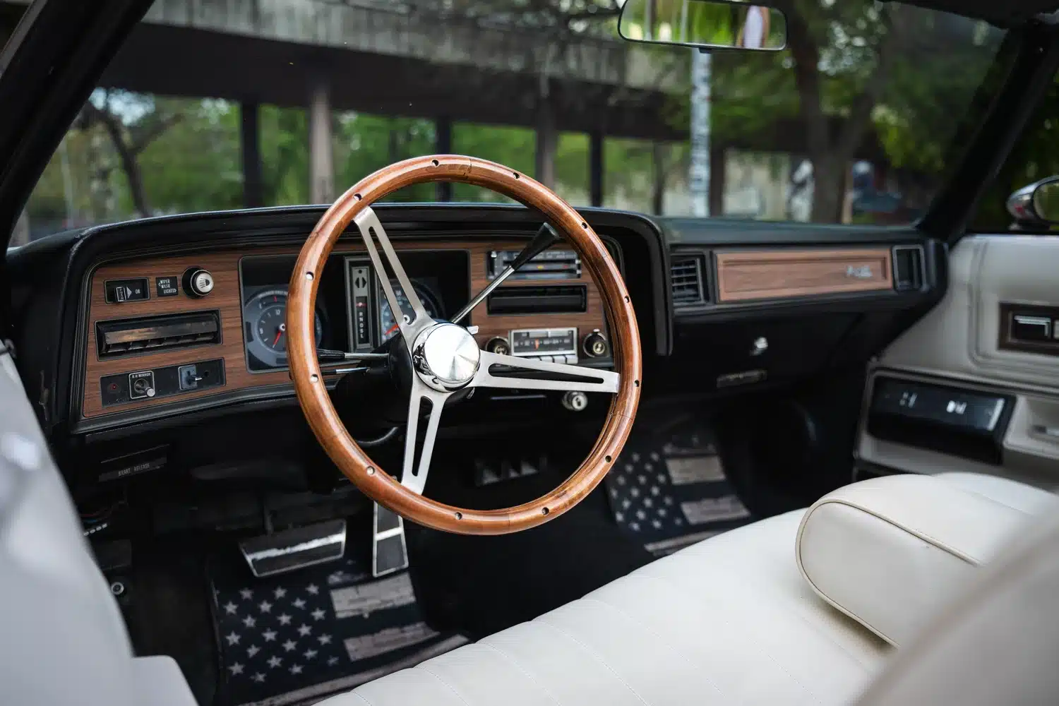 PontiacGrandeVille_Iznajmljivanje_oldtajmera08